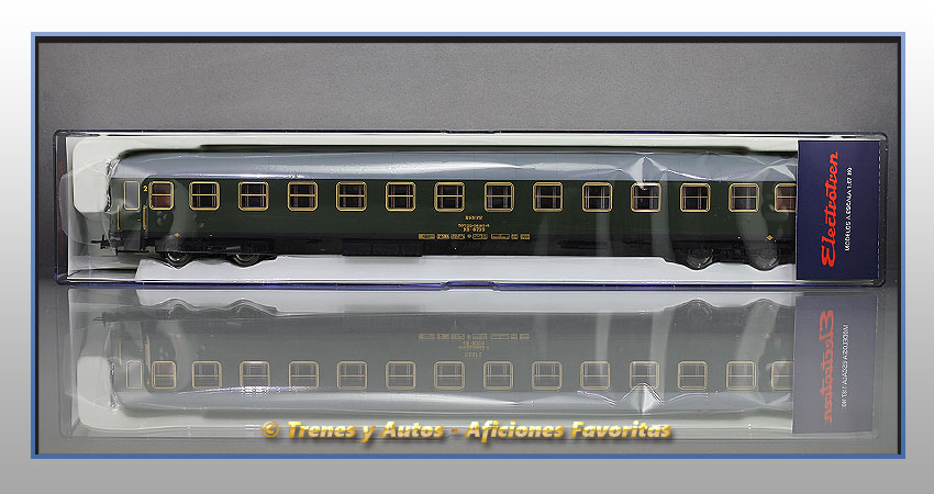 Coche pasajeros Serie 8000 BB-8705 2ª Clase - Renfe