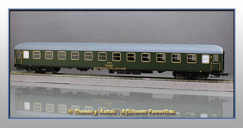 Coche pasajeros Serie 8000 BB-8705 2ª Clase - Renfe
