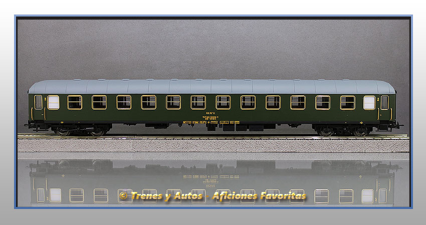Coche pasajeros Serie 8000 BB-8705 2ª Clase - Renfe