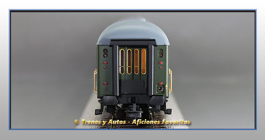 Coche pasajeros Serie 8000 BB-8705 2ª Clase - Renfe