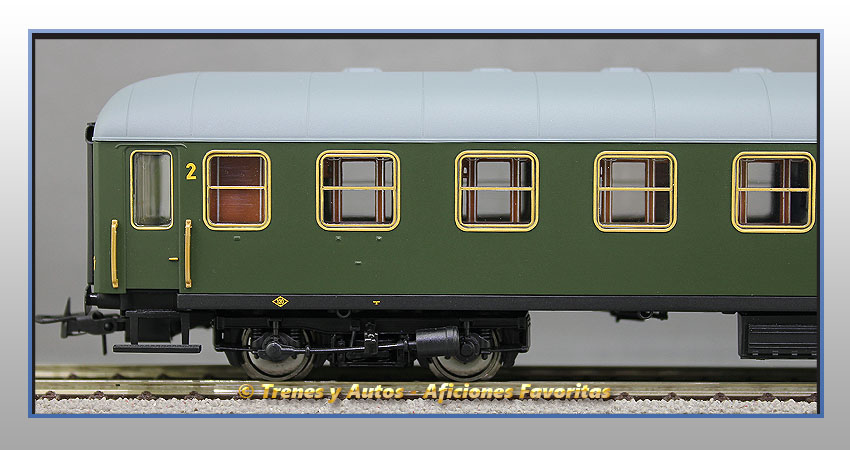 Coche pasajeros Serie 8000 BB-8705 2ª Clase - Renfe