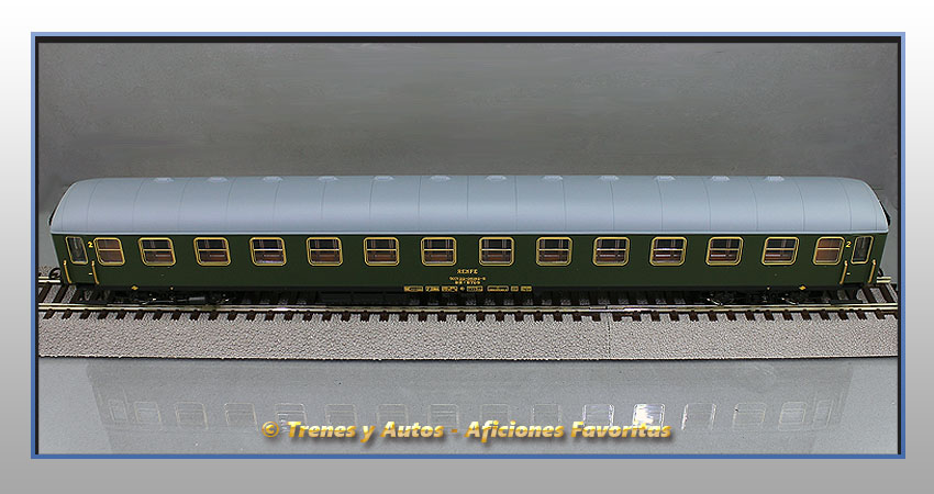 Coche pasajeros Serie 8000 BB-8705 2ª Clase - Renfe