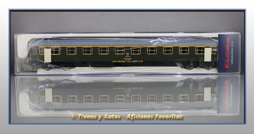 Coche pasajeros Serie 8000 AA-8098 1ª Clase - Renfe