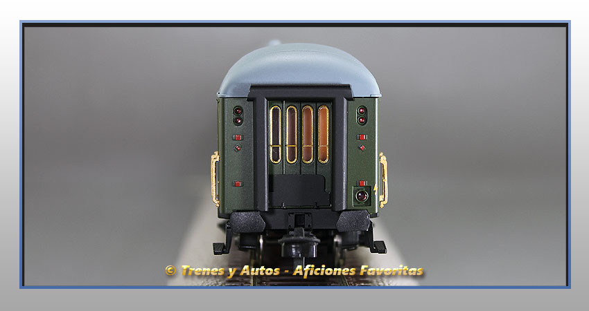 Coche pasajeros Serie 8000 AA-8098 1ª Clase - Renfe
