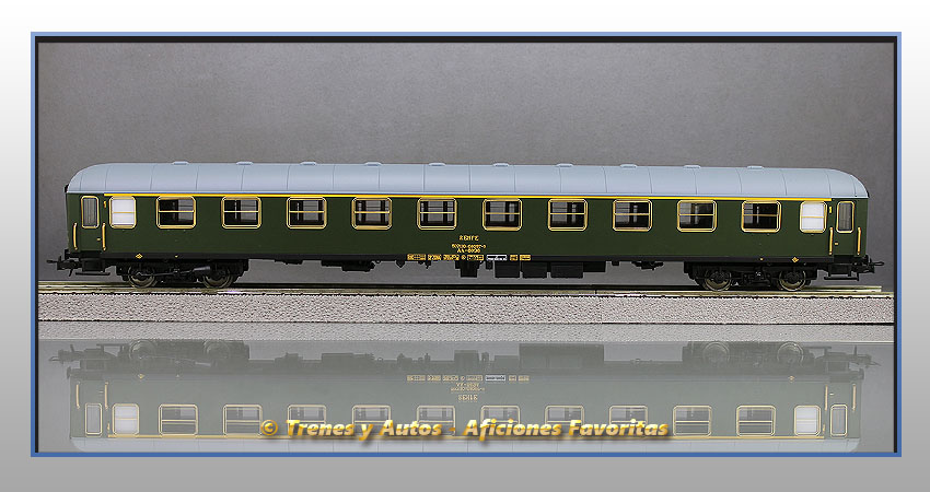 Coche pasajeros Serie 8000 AA-8098 1ª Clase - Renfe