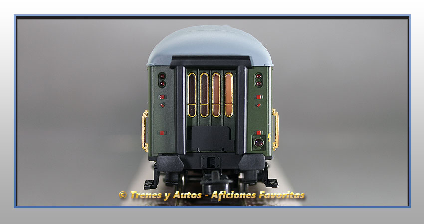 Coche pasajeros Serie 8000 AA-8098 1ª Clase - Renfe