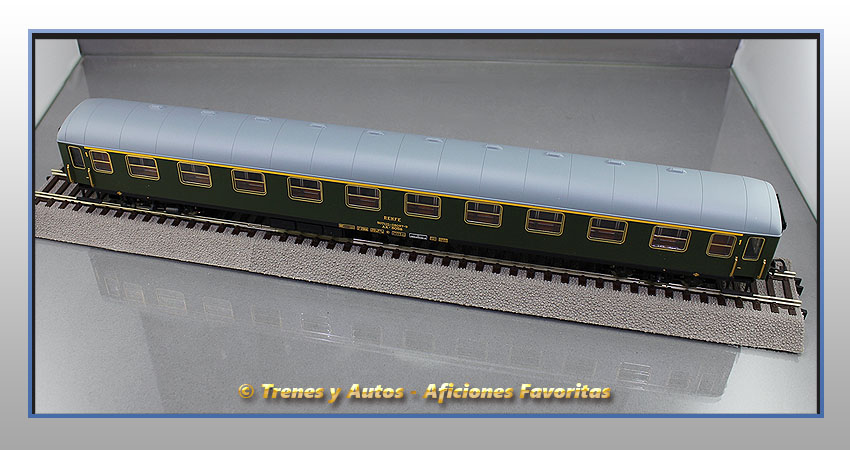 Coche pasajeros Serie 8000 AA-8098 1ª Clase - Renfe