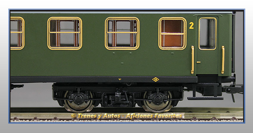Coche pasajeros Serie 8000 BB-8945 2ª Clase - Renfe