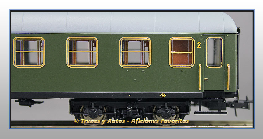 Coche pasajeros Serie 8000 BB-8940 2ª Clase - Renfe