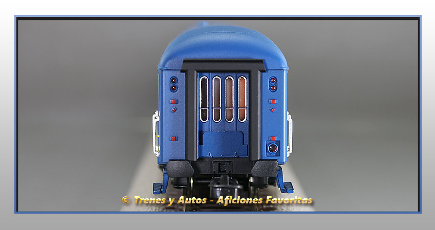 Coche pasajeros Serie 8000 BB-8896 2ª Clase - Renfe