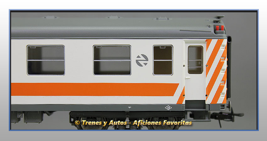 Coche pasajeros regional Serie 6000 B7r-6237 - Renfe