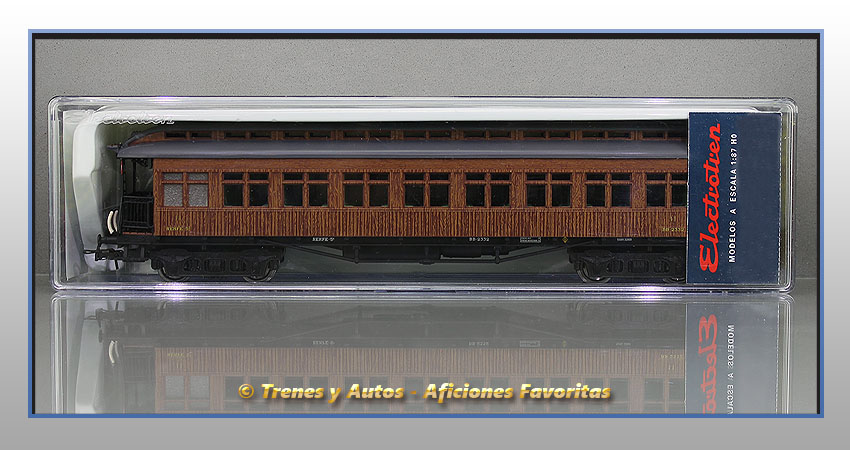 Coche pasajeros costa con linternón BB-2332 2ª Clase - Renfe