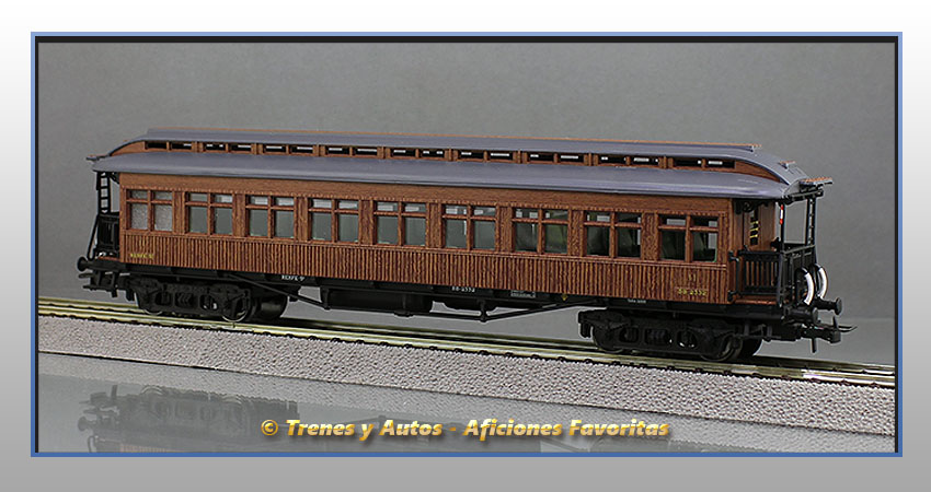 Coche pasajeros costa con linternón BB-2332 2ª Clase - Renfe