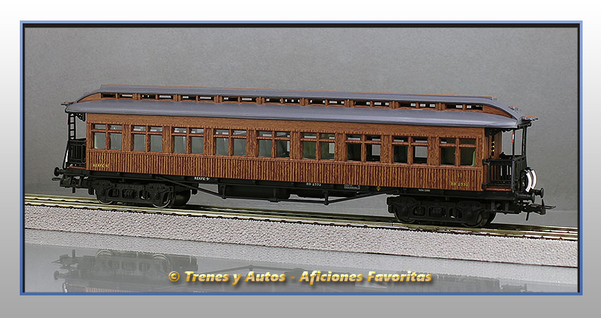 Coche pasajeros costa con linternón BB-2332 2ª Clase - Renfe