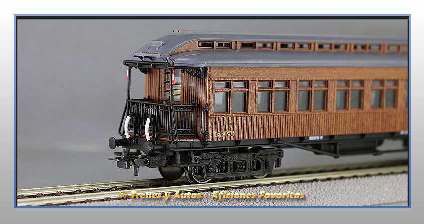 Coche pasajeros costa con linternón BB-2332 2ª Clase - Renfe