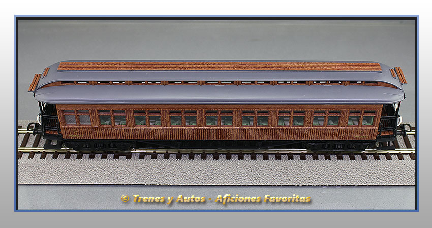 Coche pasajeros costa con linternón BB-2332 2ª Clase - Renfe