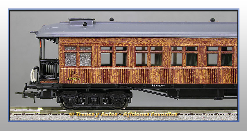 Coche pasajeros costa BB-2463 2ª Clase - Renfe