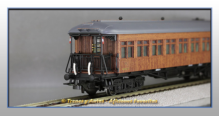 Coche pasajeros costa BB-2463 2ª Clase - Renfe