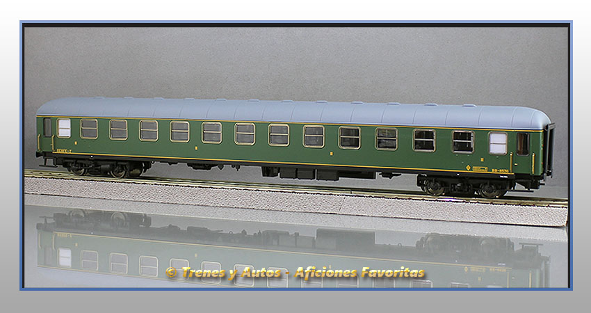Coche pasajeros Serie 8000 BB-8536 2ª Clase - Renfe