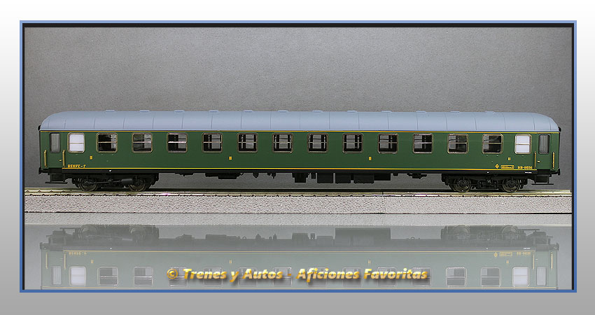 Coche pasajeros Serie 8000 BB-8536 2ª Clase - Renfe