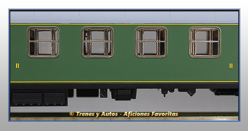 Coche pasajeros Serie 8000 BB-8536 2ª Clase - Renfe
