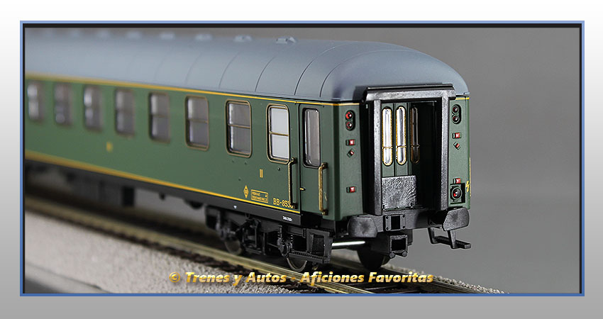 Coche pasajeros Serie 8000 BB-8536 2ª Clase - Renfe