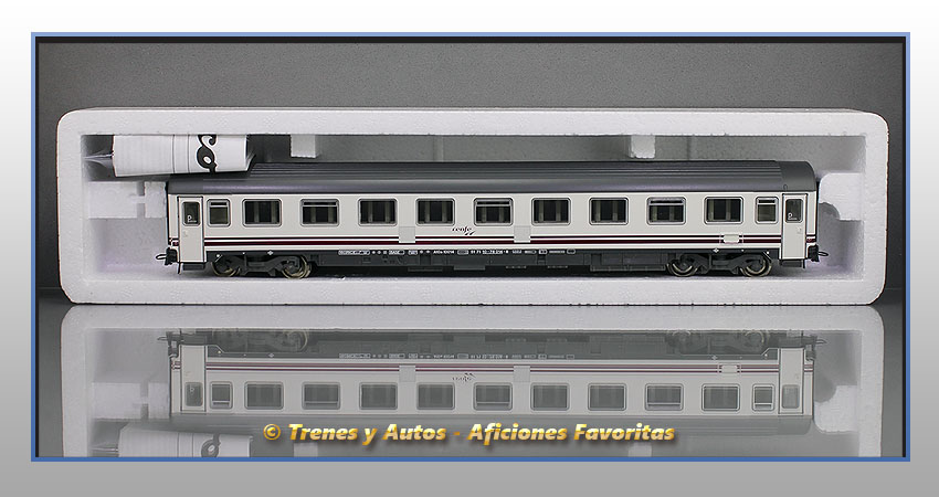 Coche pasajeros Serie 10000 A10x-10014 Pantone "Largo Recorrido" - Renfe