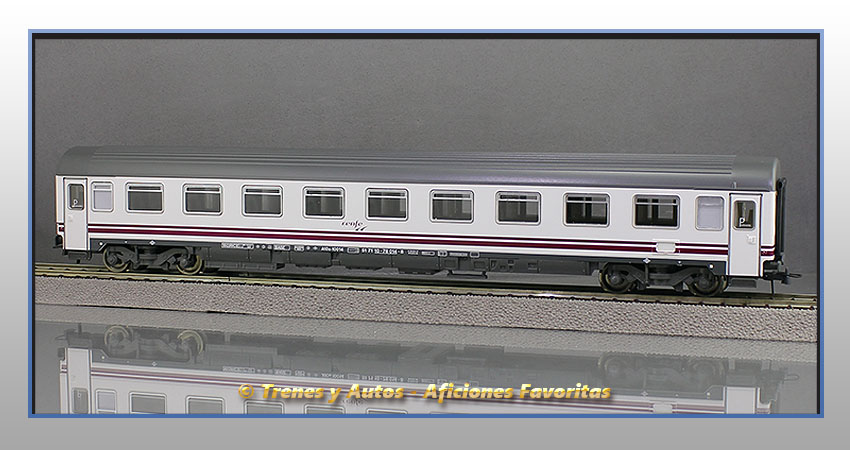 Coche pasajeros Serie 10000 A10x-10014 Pantone "Largo Recorrido" - Renfe