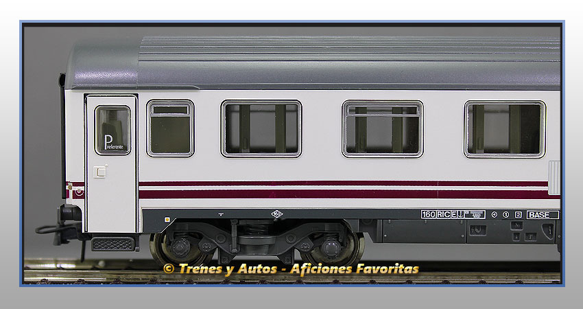 Coche pasajeros Serie 10000 A10x-10014 Pantone "Largo Recorrido" - Renfe