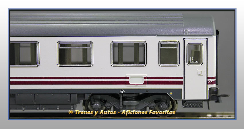 Coche pasajeros Serie 10000 A10x-10014 Pantone "Largo Recorrido" - Renfe