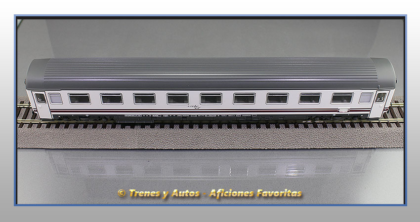 Coche pasajeros Serie 10000 A10x-10014 Pantone "Largo Recorrido" - Renfe