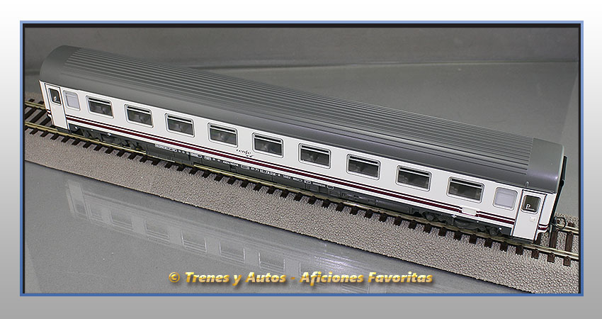 Coche pasajeros Serie 10000 A10x-10014 Pantone "Largo Recorrido" - Renfe