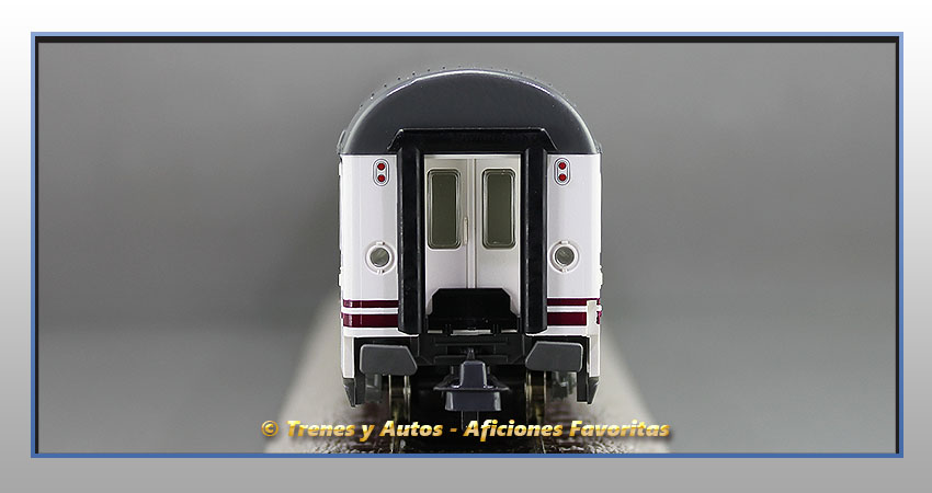 Coche pasajeros Serie 10000 B11x-10284 Pantone "Largo Recorrido" - Renfe