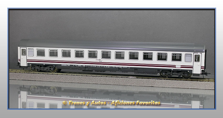Coche pasajeros Serie 10000 B11x-10284 Pantone "Largo Recorrido" - Renfe