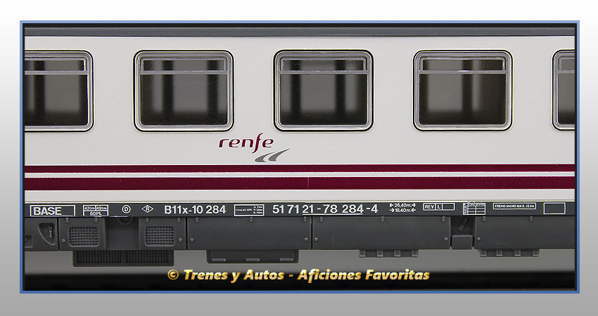 Coche pasajeros Serie 10000 B11x-10284 Pantone "Largo Recorrido" - Renfe
