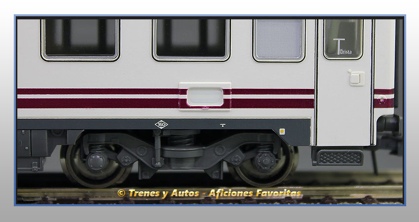 Coche pasajeros Serie 10000 B11x-10284 Pantone "Largo Recorrido" - Renfe