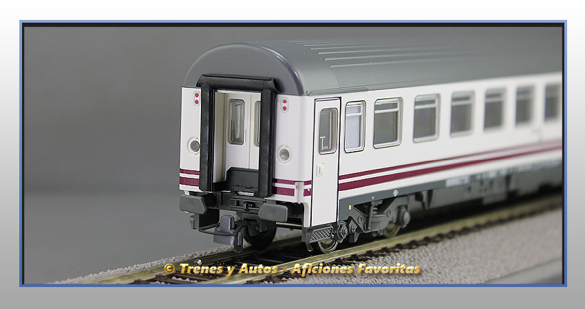 Coche pasajeros Serie 10000 B11x-10284 Pantone "Largo Recorrido" - Renfe