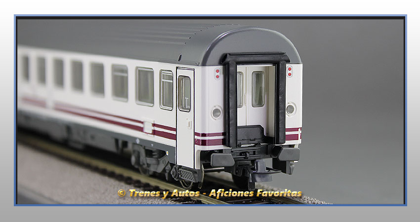 Coche pasajeros Serie 10000 B11x-10284 Pantone "Largo Recorrido" - Renfe