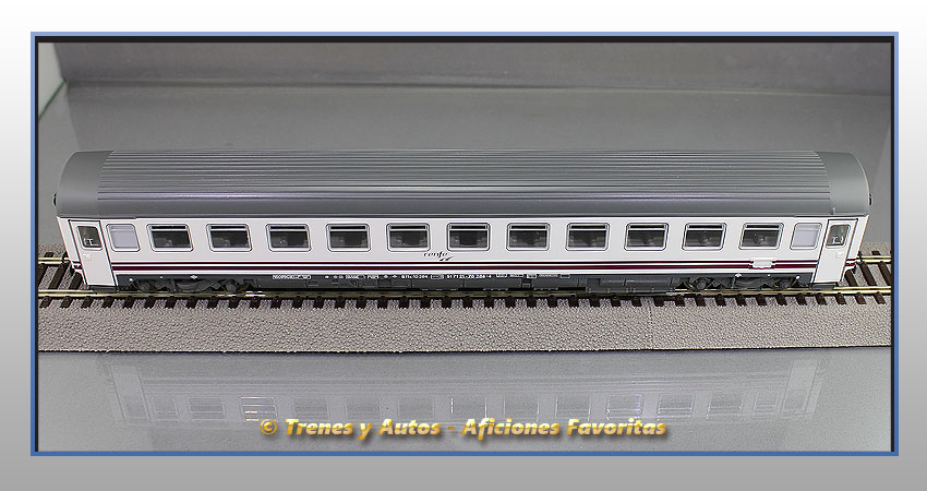 Coche pasajeros Serie 10000 B11x-10284 Pantone "Largo Recorrido" - Renfe