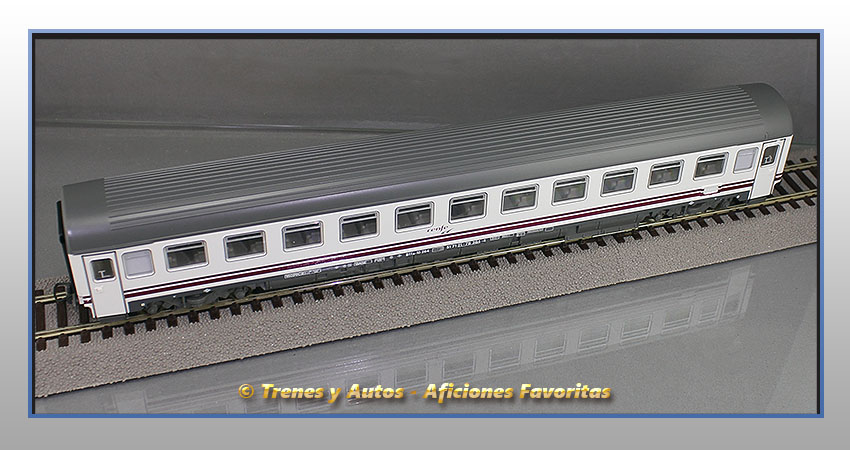 Coche pasajeros Serie 10000 B11x-10284 Pantone "Largo Recorrido" - Renfe