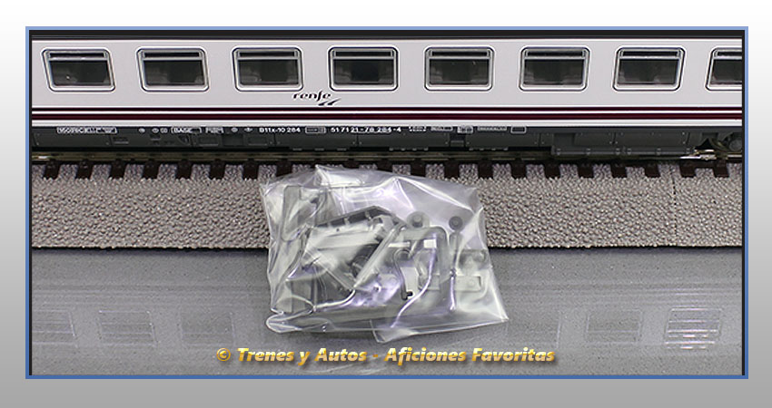 Coche pasajeros Serie 10000 B11x-10284 Pantone "Largo Recorrido" - Renfe (Complementos)