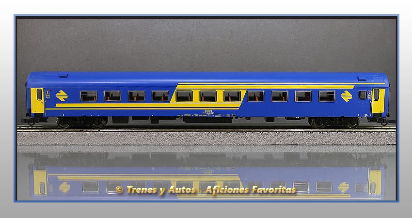 Coche pasajeros Serie 9200 BB-9242 - Renfe