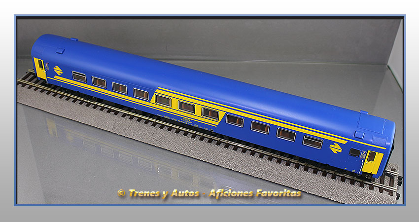 Coche pasajeros Serie 9200 BB-9242 - Renfe