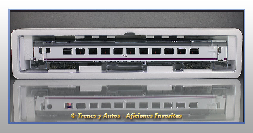 Coche pasajeros Serie 9000 A12t-9008 "Renfe Operadora" Clase 1ª Preferente - Renfe