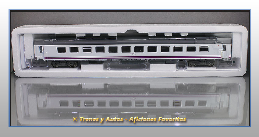 Coche pasajeros Serie 9900 Pantone RRRt-9907 Restaurante - Renfe