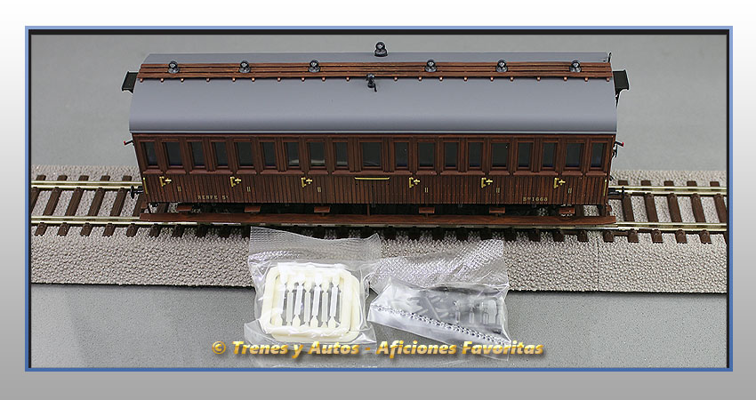 Coche pasajeros Serie 1678/1835 Bhv-1668 2ª Clase - Renfe (Complementos)