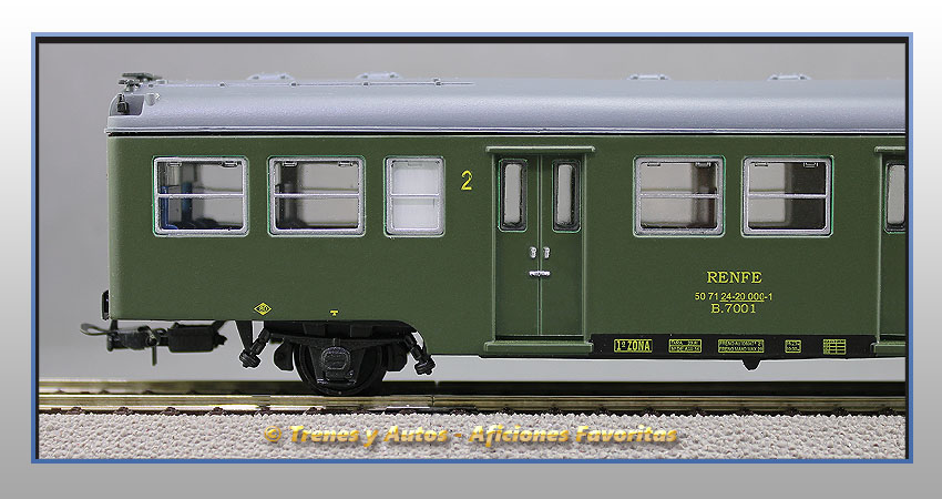Coche pasajeros Serie 7000 "Yenkas" B-7001 2ª Clase - Renfe