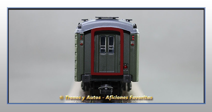 Coche pasajeros Serie 7000 "Yenkas" B-7008 2ª Clase - Renfe