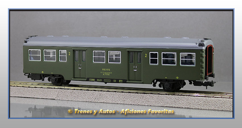 Coche pasajeros Serie 7000 "Yenkas" B-7008 2ª Clase - Renfe
