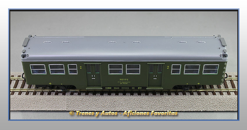 Coche pasajeros Serie 7000 "Yenkas" B-7008 2ª Clase - Renfe